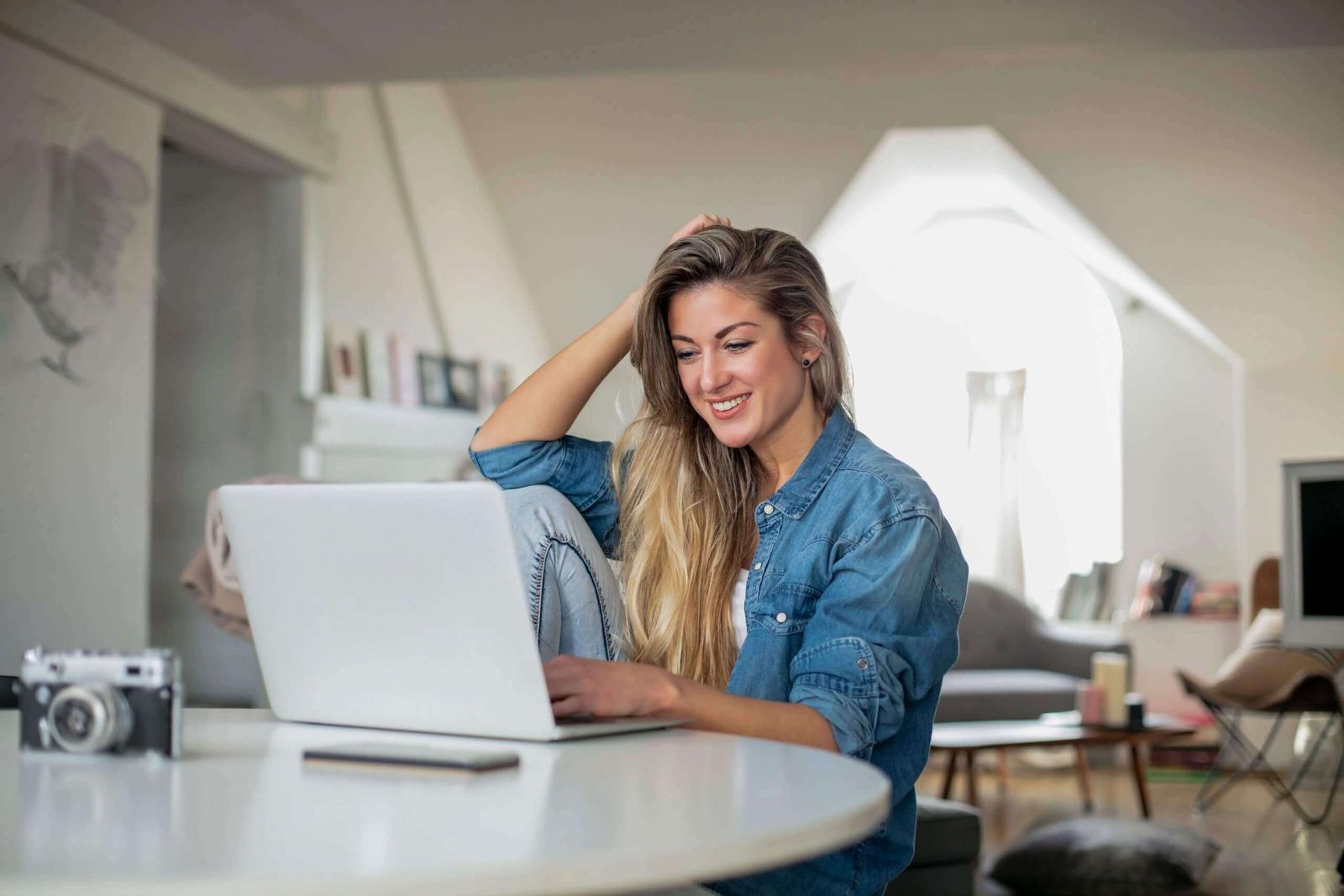 A client completing a remote online notarization from home