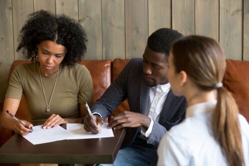 A mortgage signing appointment in a client's home